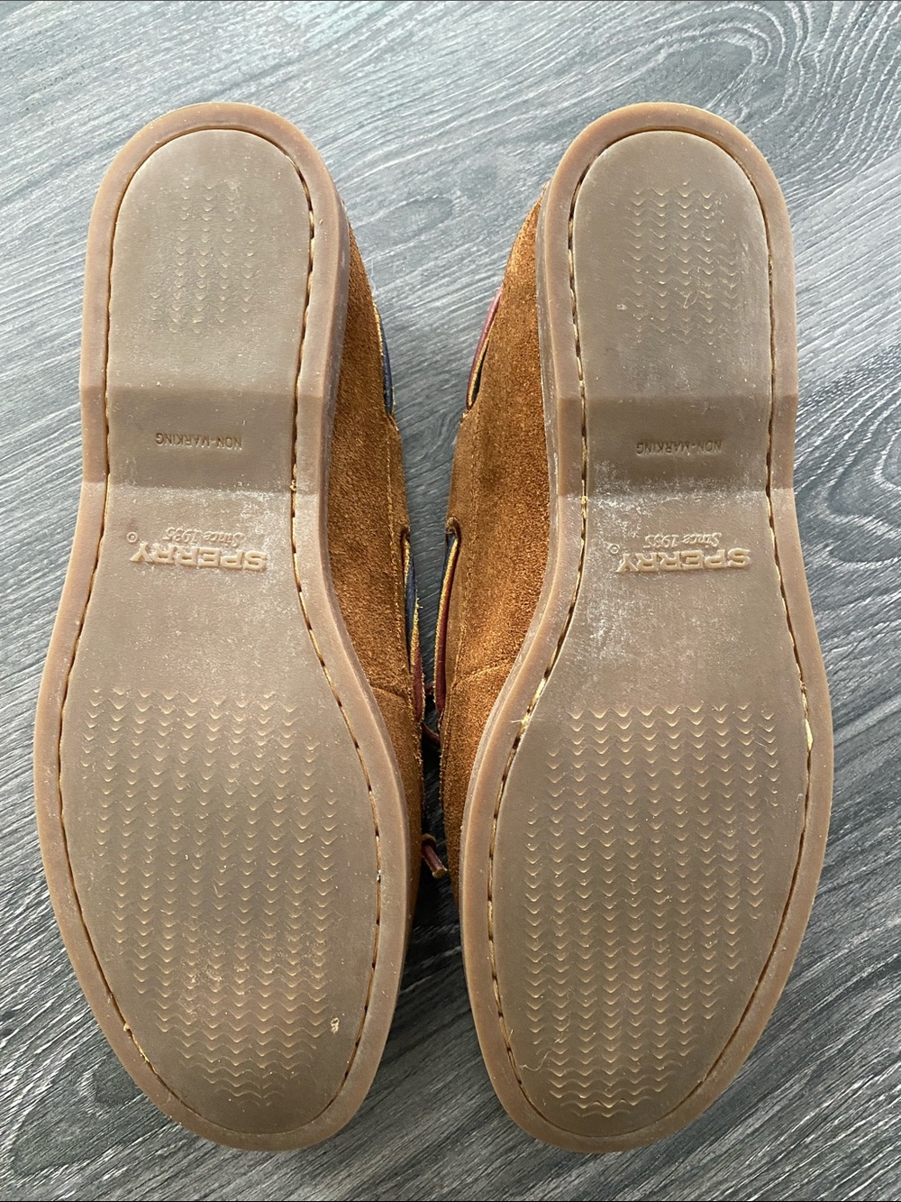 Sperry Women’s Tan Brown Suede Boat Shoes with Multicolor Laces - Picture 6 of 6